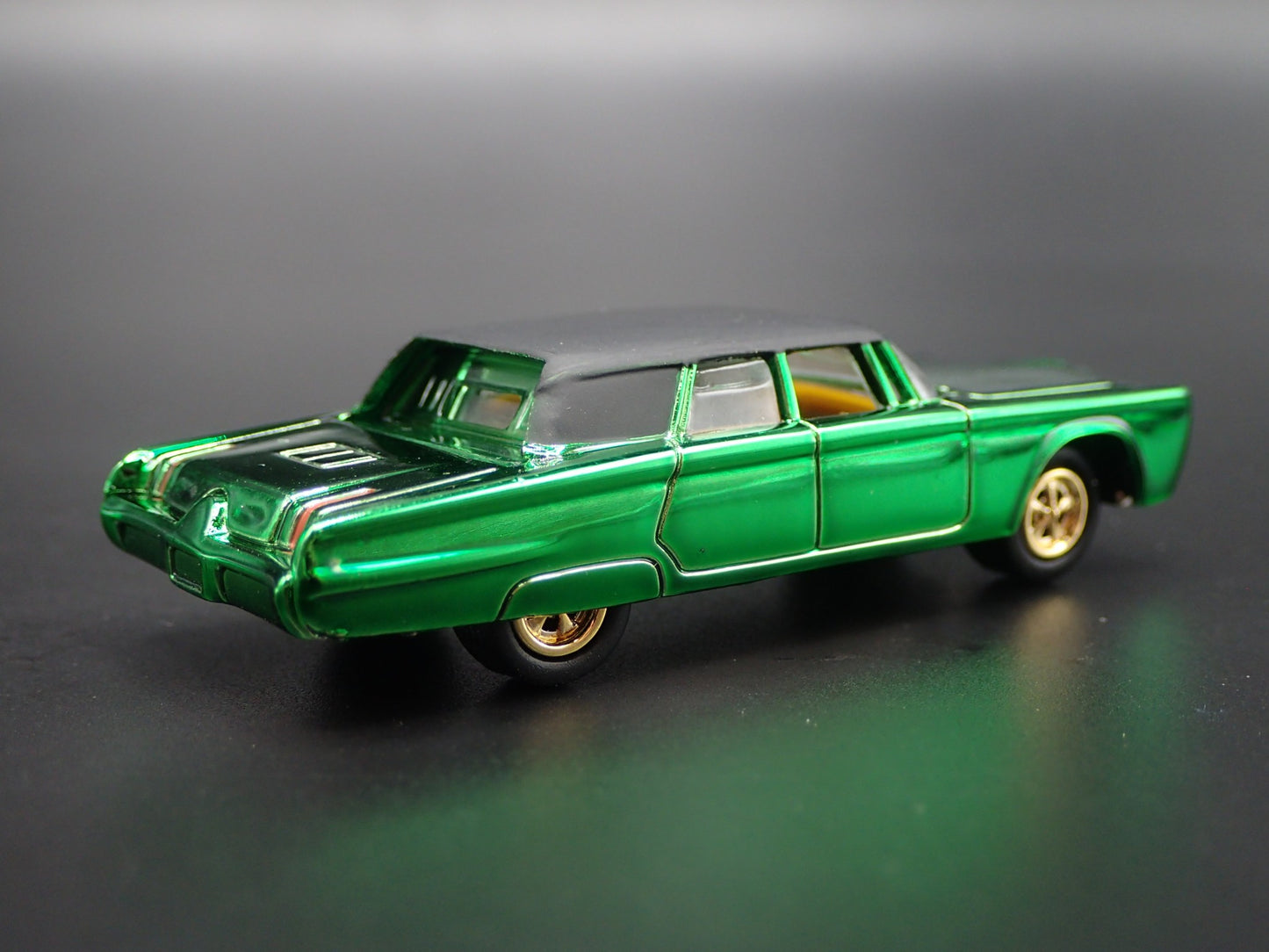 1966 66 CHRSYLER IMPERIAL GREEN HORNET BLACK BEAUTY 1/64 SCALE DIECAST MODEL CAR