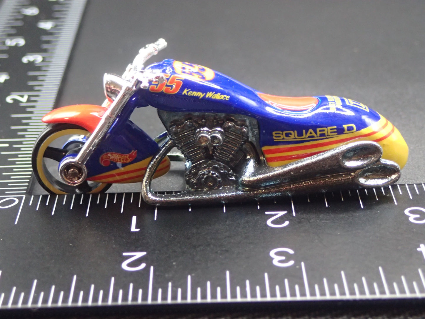 SCORCHIN SCOOTER MOTORCYCLE SQUARE D 55 1:64 HOT WHEELS SCALE DIECAST MODEL CAR