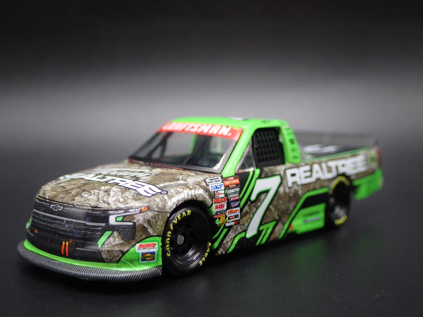 2024 CHEVY SILVERADO 7 KYLE BUSCH REALTREE TEXAS NASCAR TRUCK 1:64 DIECAST CAR