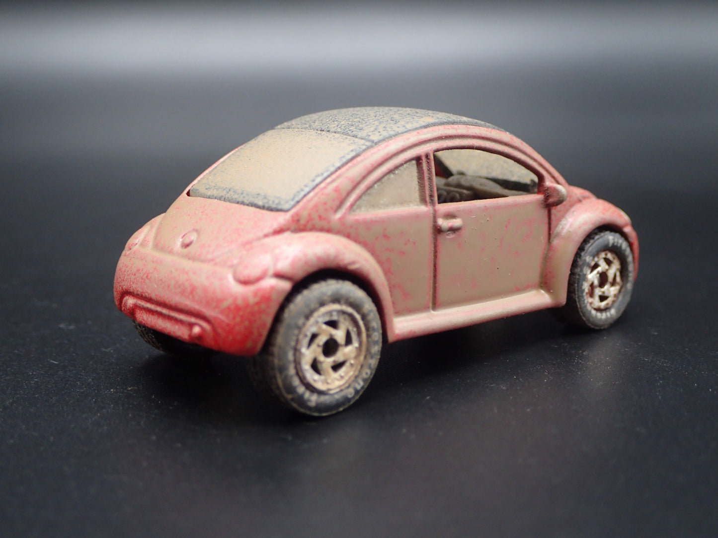 1998-2011 VW VOLKSWAGEN NEW BEETLE BUG BARN FIND 1:64 SCALE DIECAST MODEL CAR