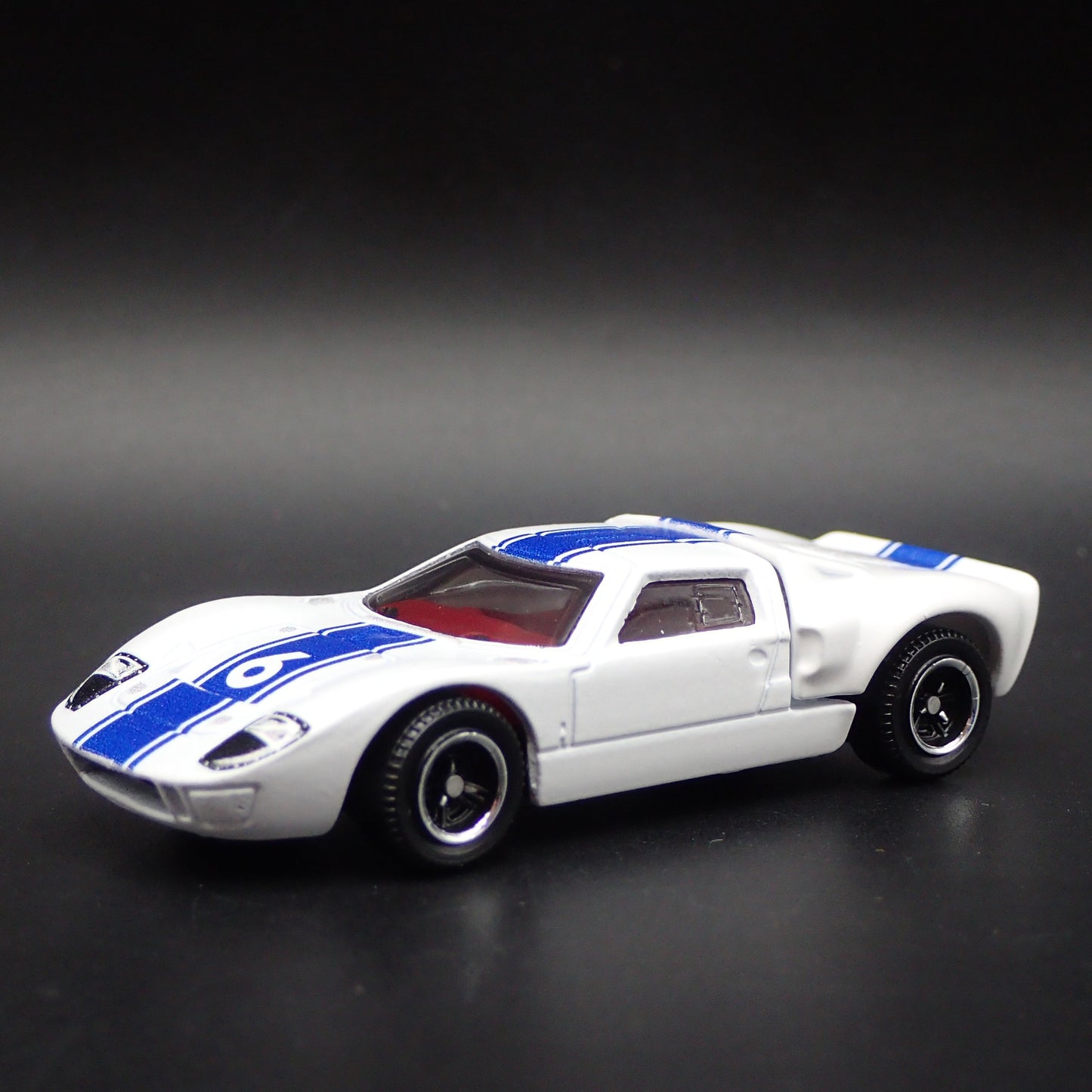 1965 65 FORD GT40 SUPER CAR WHITE 1:64 SCALE COLLECTIBLE DIECAST MODEL CAR
