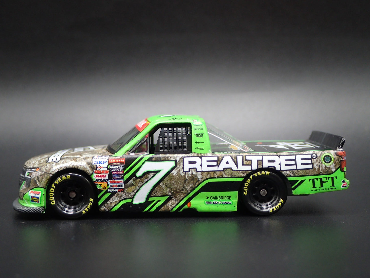 2024 CHEVY SILVERADO 7 KYLE BUSCH REALTREE TEXAS NASCAR TRUCK 1:64 DIECAST CAR