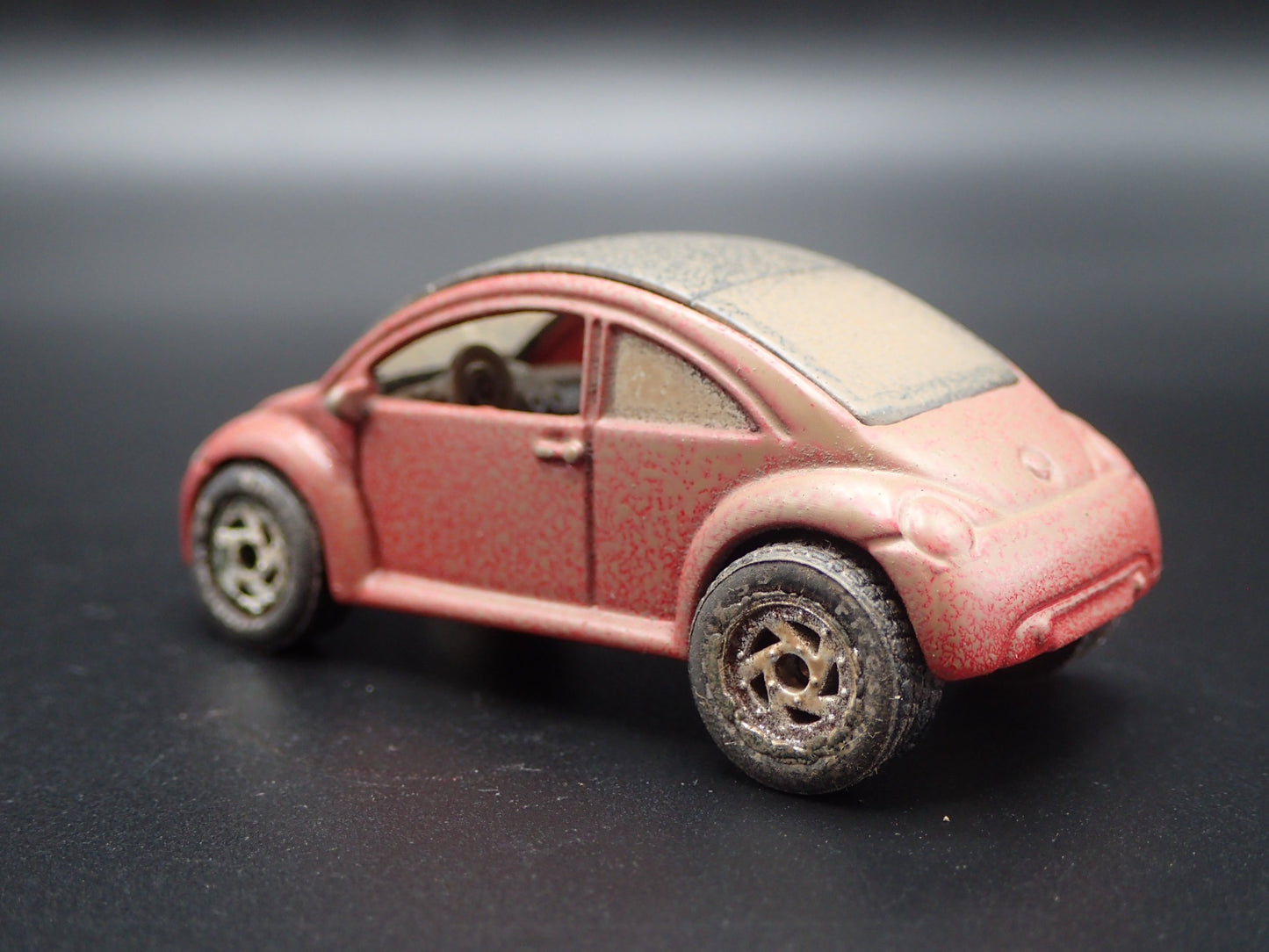 1998-2011 VW VOLKSWAGEN NEW BEETLE BUG BARN FIND 1:64 SCALE DIECAST MODEL CAR