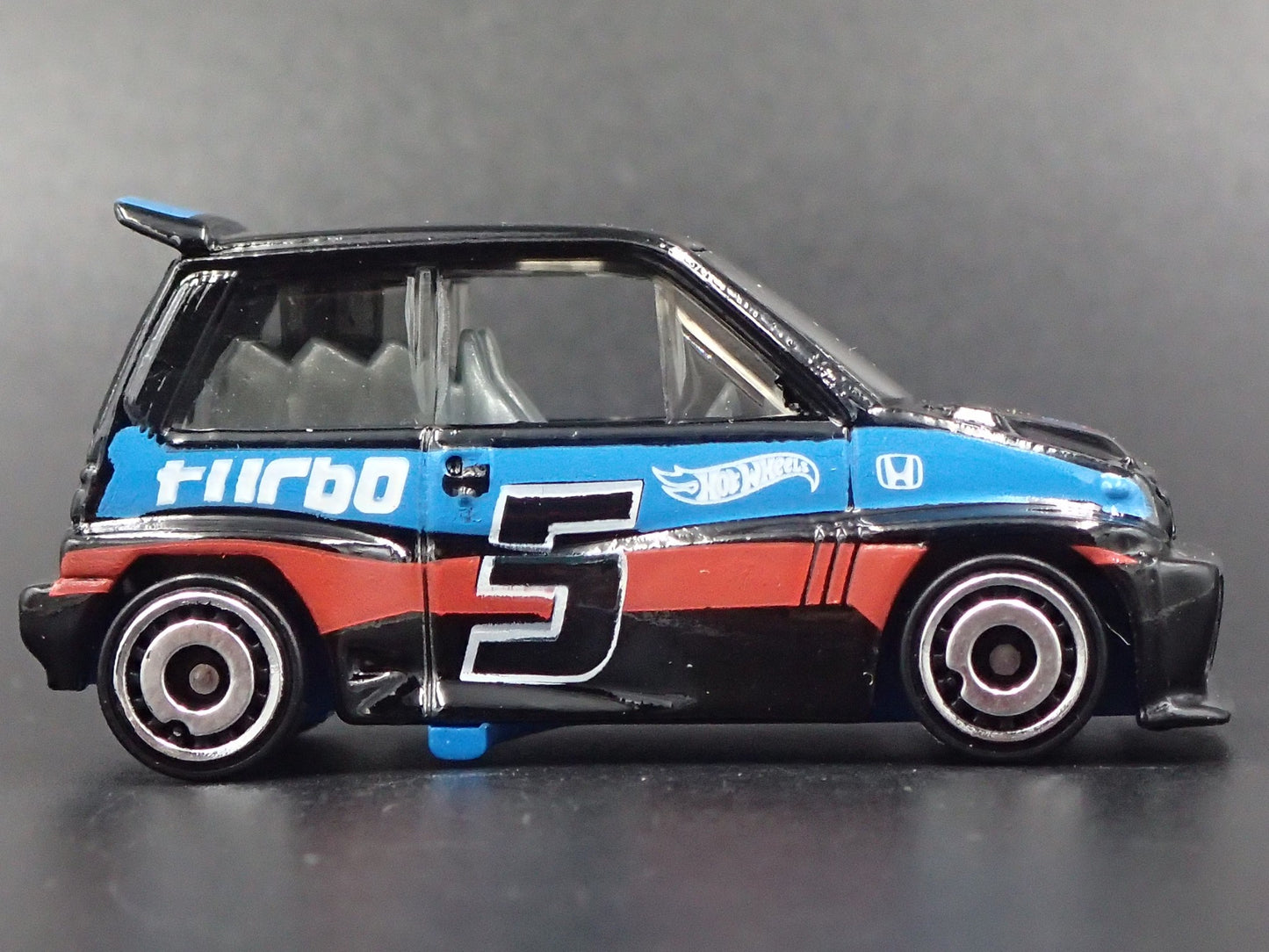 1981-1986 HONDA CITY TURBO II 1:64 SCALE COLLECTIBLE DIORAMA DIECAST MODEL CAR
