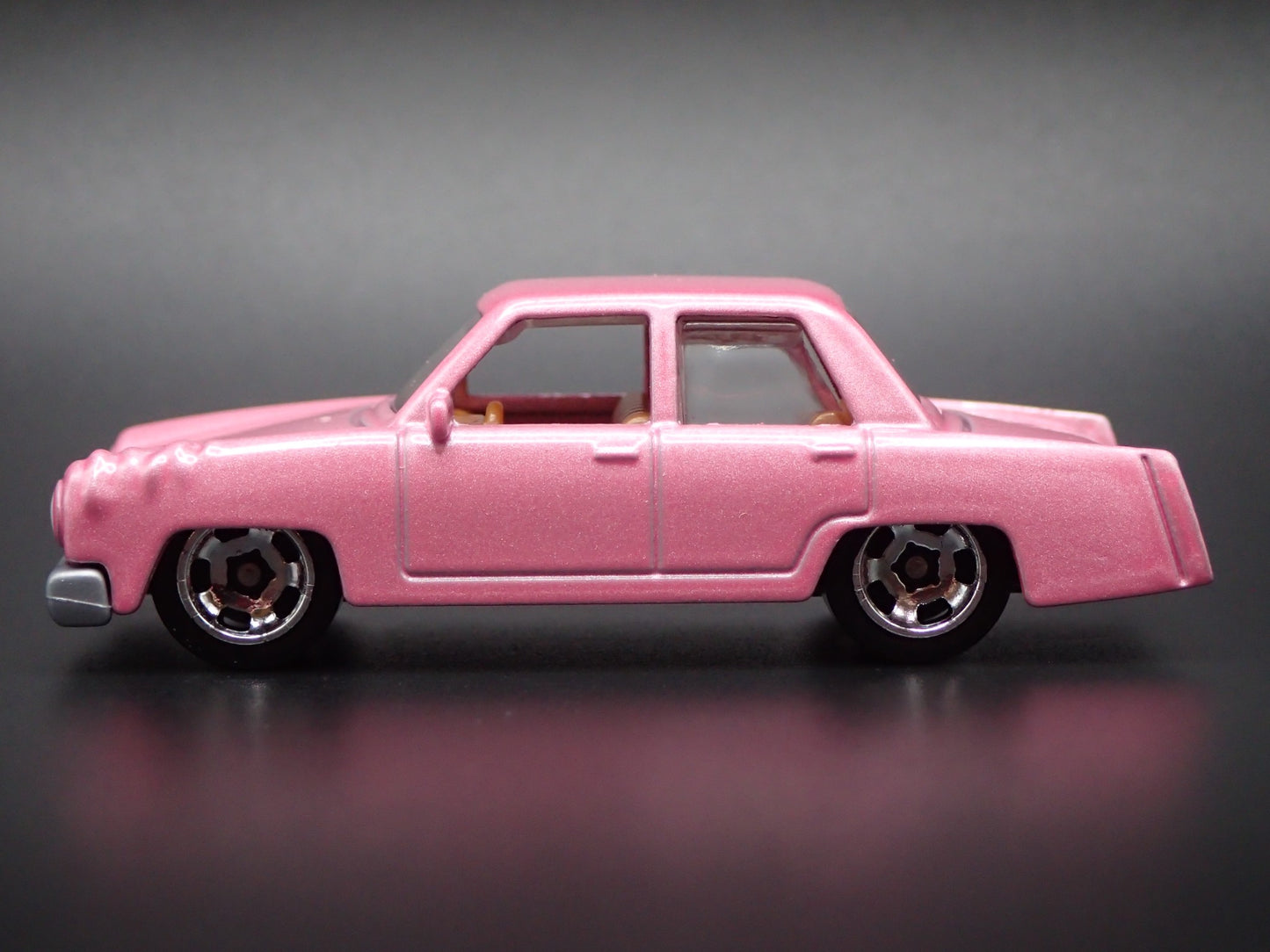 1973 73 PLYMOUTH VALIANT SIMPSONS FAMILY CAR PINK 1/64 SCALE DIECAST MODEL CAR