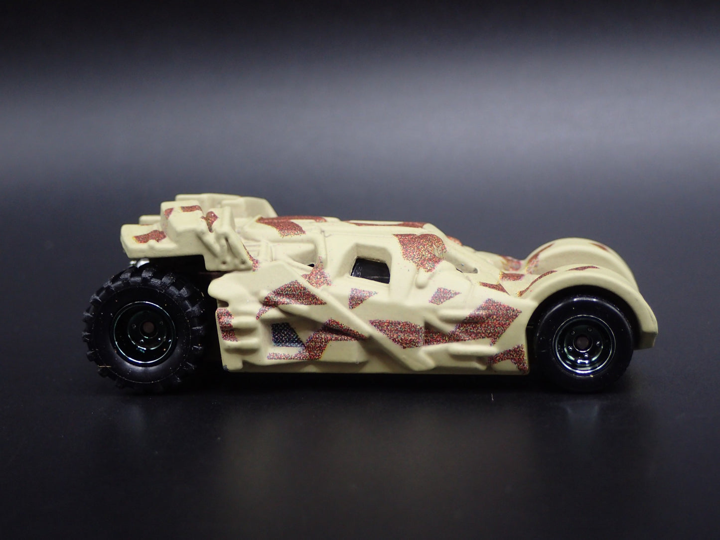 BATMAN BATMOBILE THE TUMBLER THE DARK KNIGHT RISES 1:64 SCALE DIECAST MODEL CAR