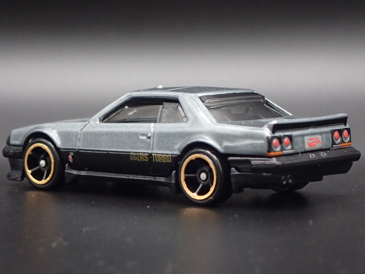 1981-1985 NISSAN SKYLINE R30 1:64 SCALE COLLECTIBLE DIORAMA DIECAST MODEL CAR