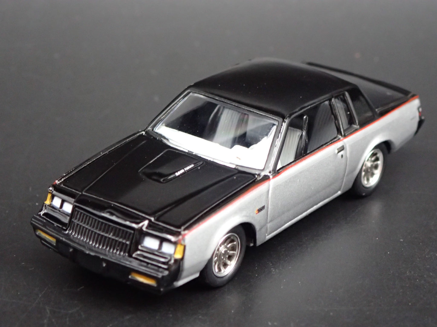 1985 85 BUICK REGAL T-TYPE RARE 1:64 SCALE COLLECTIBLE DIORAMA DIECAST MODEL CAR