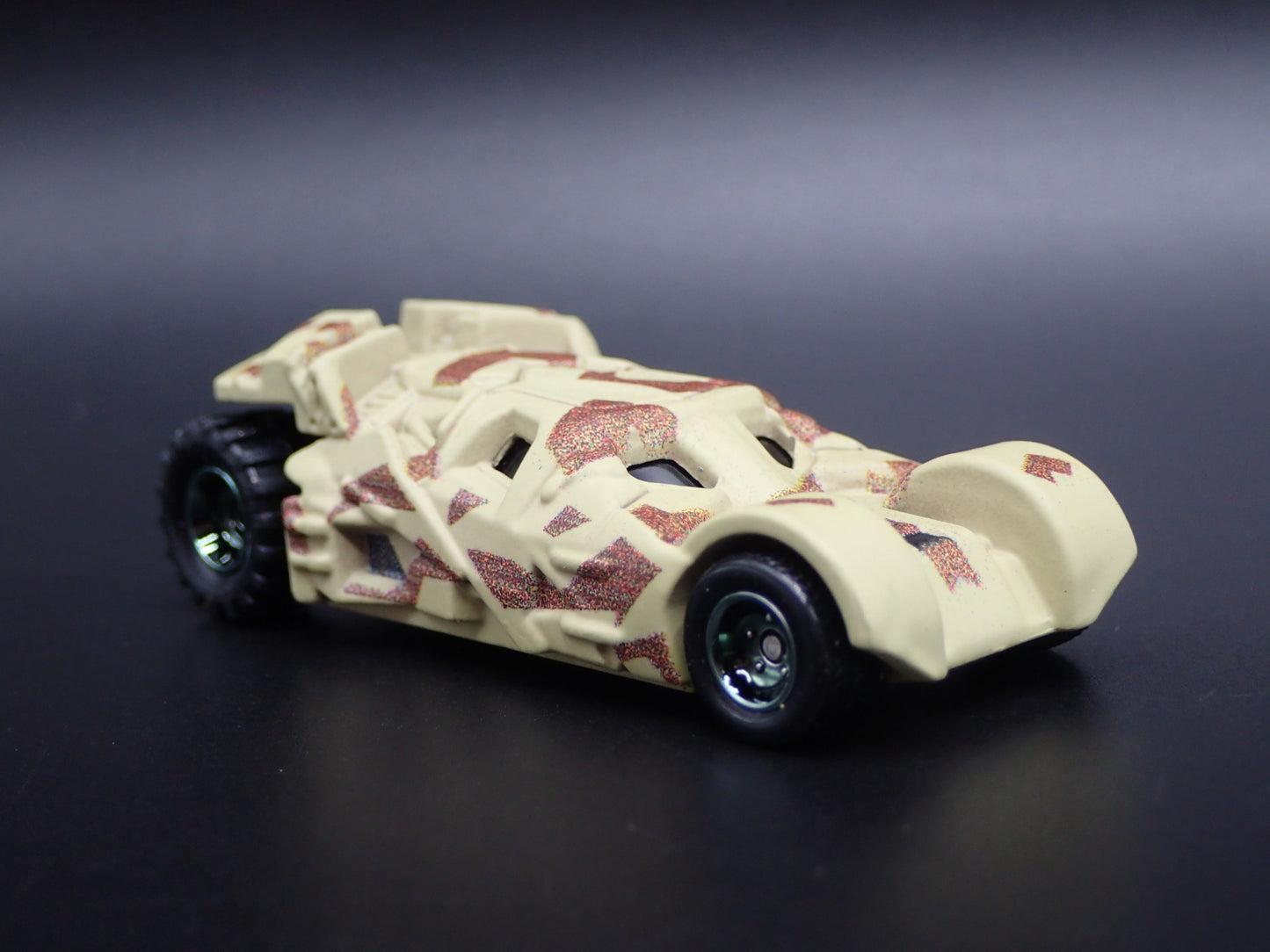 BATMAN BATMOBILE THE TUMBLER THE DARK KNIGHT RISES 1:64 SCALE DIECAST MODEL CAR