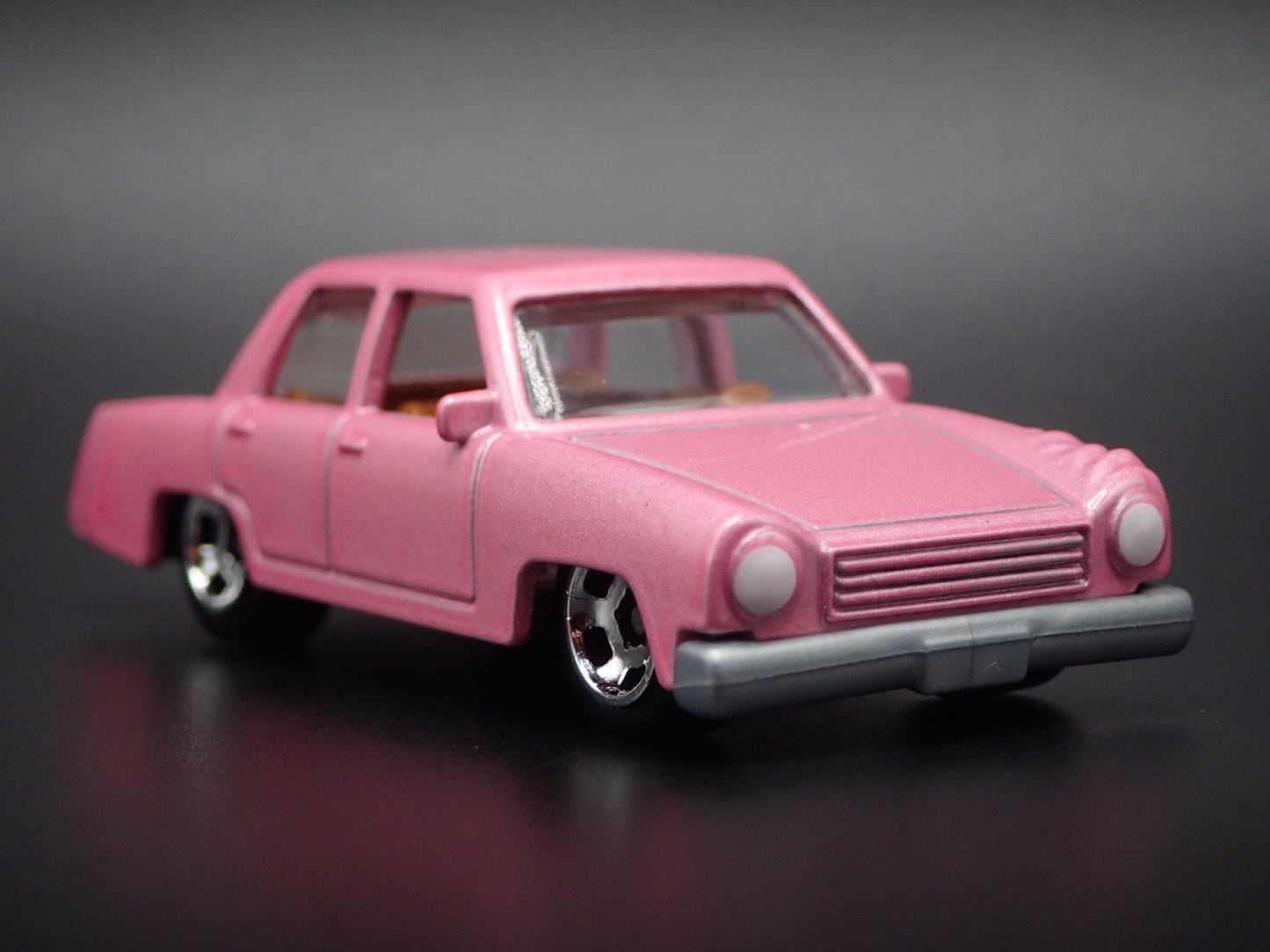 1973 73 PLYMOUTH VALIANT SIMPSONS FAMILY CAR PINK 1/64 SCALE DIECAST MODEL CAR