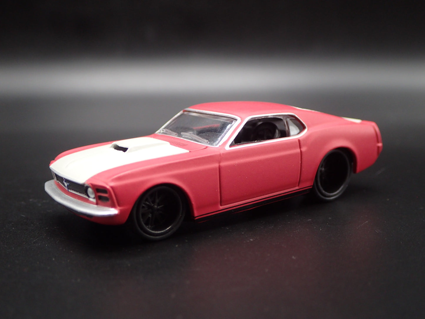 1970 70 FORD MUSTANG FASTBACK CHIP FOOSE 1/64 SCALE DIORAMA DIECAST MODEL CAR