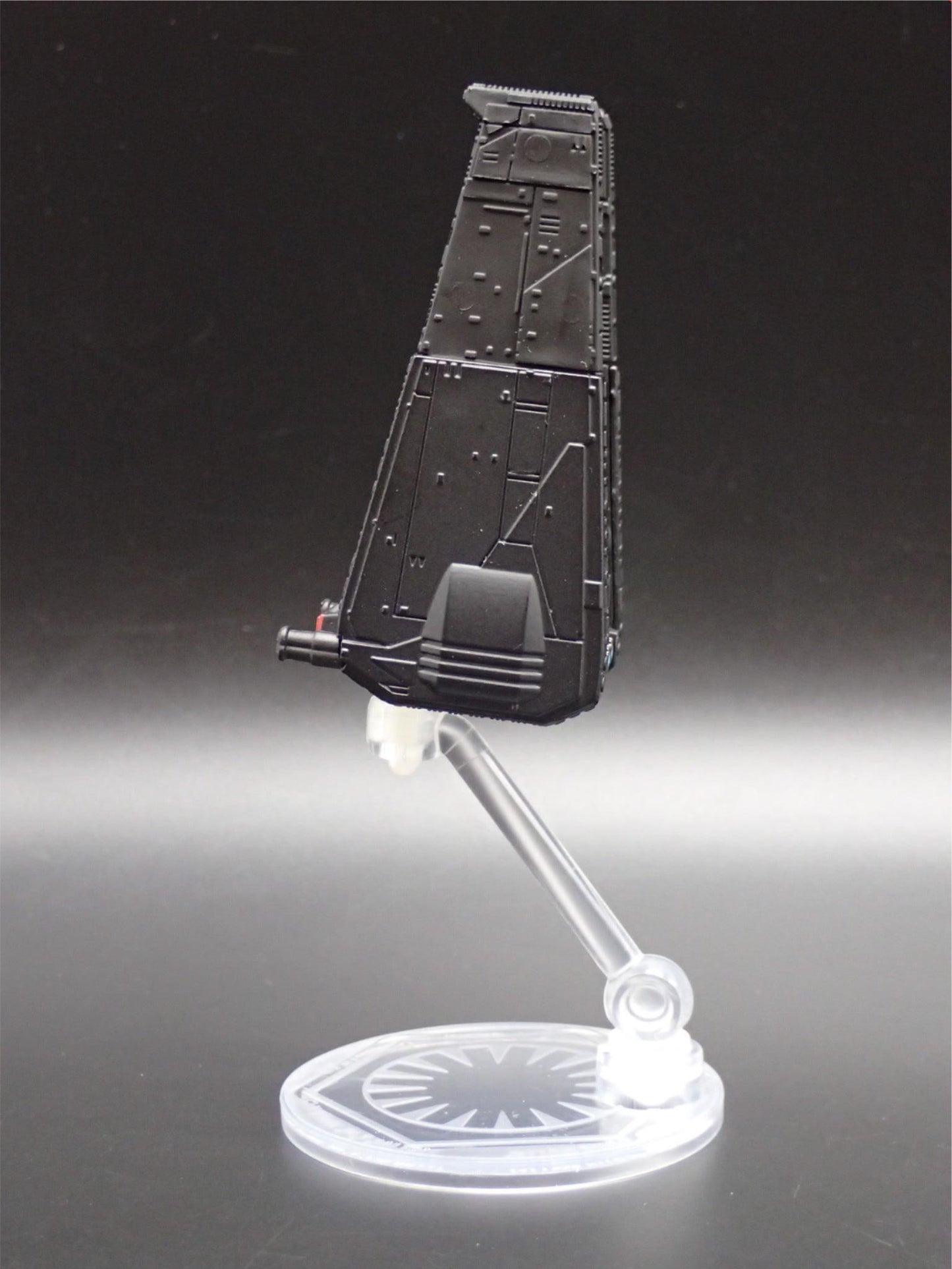 STAR WARS KYLO REN COMMAND SHUTTLE  w/ FLIGHT STAND 1:64 SCALE MODEL DIORAMA
