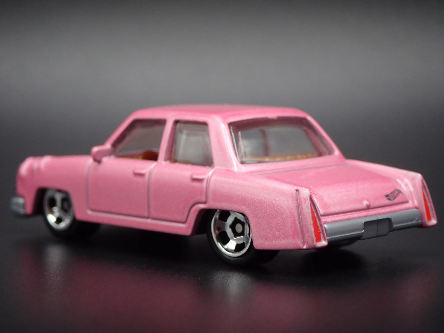 1973 73 PLYMOUTH VALIANT SIMPSONS FAMILY CAR PINK 1/64 SCALE DIECAST MODEL CAR