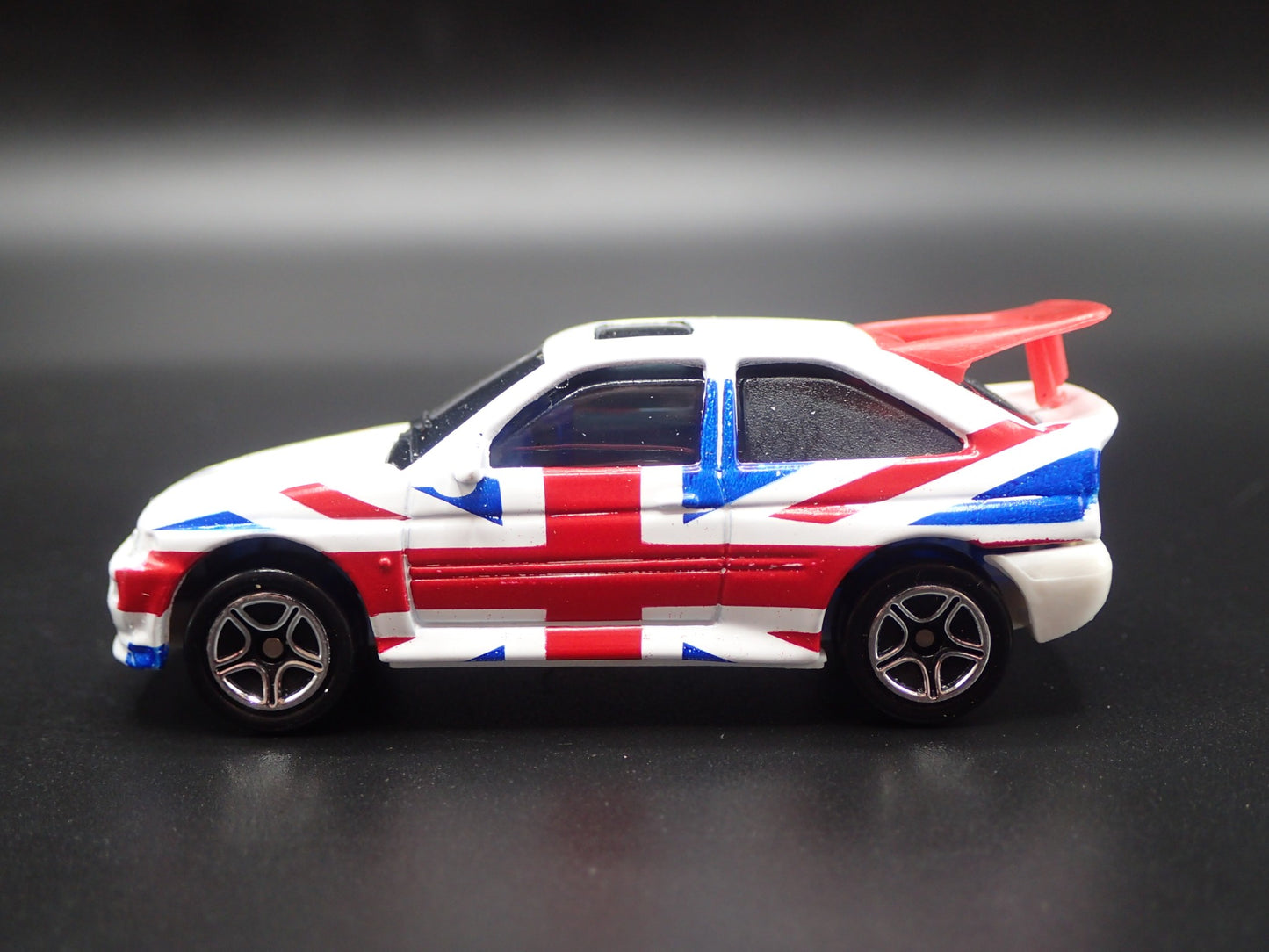 FORD ESCORT COSWORTH UNION JACK ENGLAND FLAG WHITE 1:64 SCALE DIECAST MODEL CAR