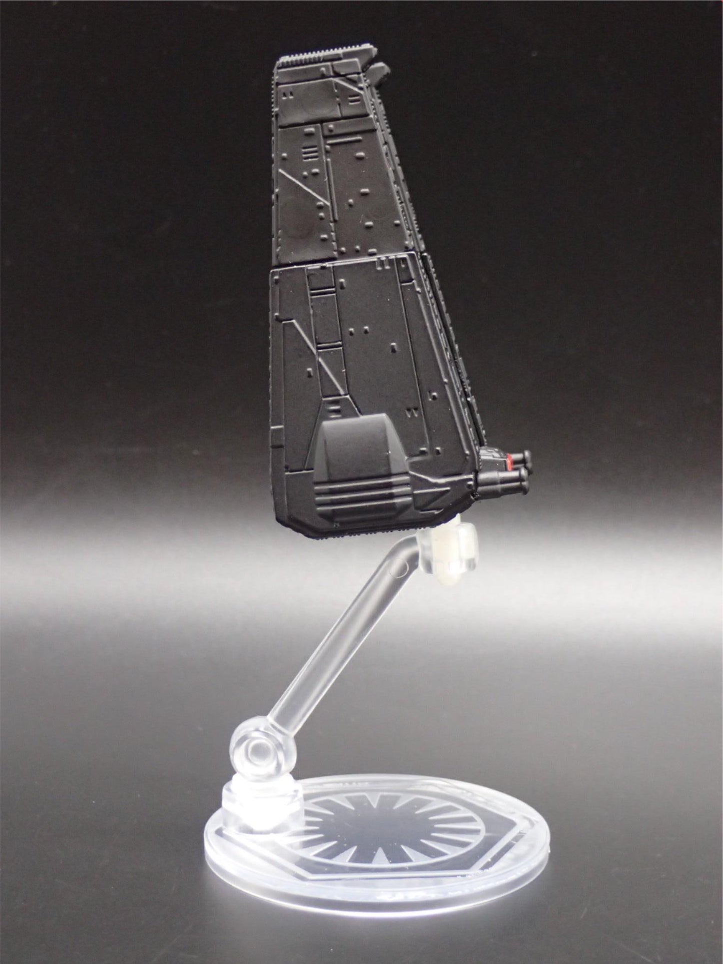 STAR WARS KYLO REN COMMAND SHUTTLE  w/ FLIGHT STAND 1:64 SCALE MODEL DIORAMA