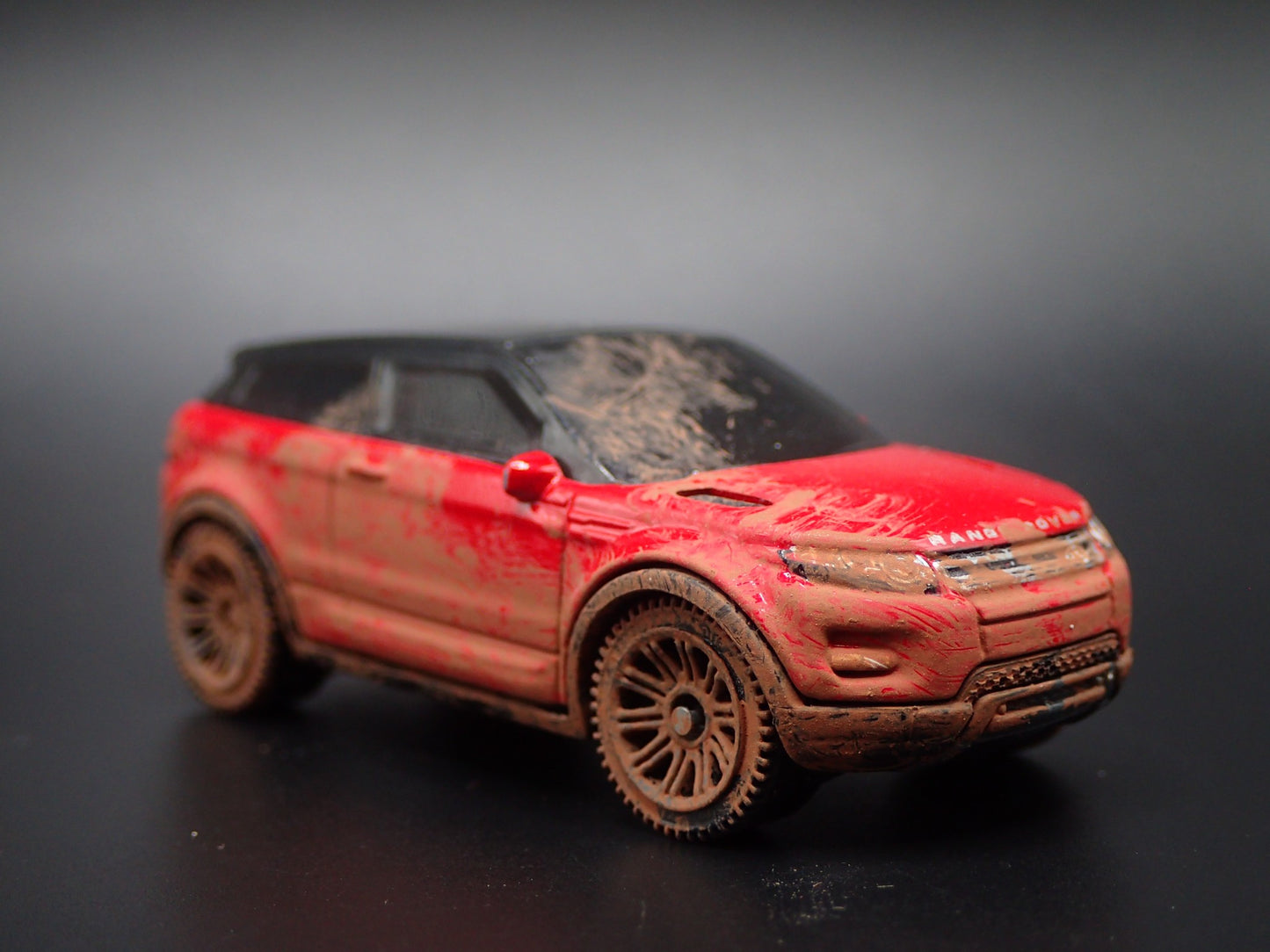 2017-2018 RANGE ROVER EVOQUE CUSTOM MUDDY 1:64 SCALE DIORAMA DIECAST MODEL CAR