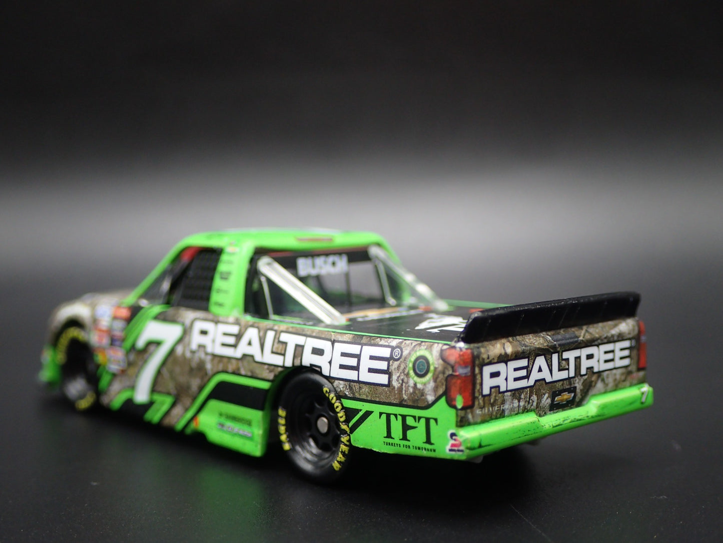 2024 CHEVY SILVERADO 7 KYLE BUSCH REALTREE TEXAS NASCAR TRUCK 1:64 DIECAST CAR