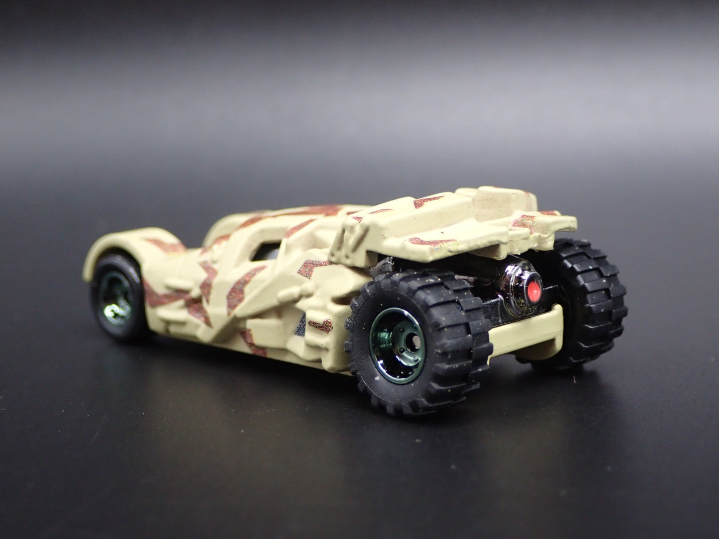 BATMAN BATMOBILE THE TUMBLER THE DARK KNIGHT RISES 1:64 SCALE DIECAST MODEL CAR