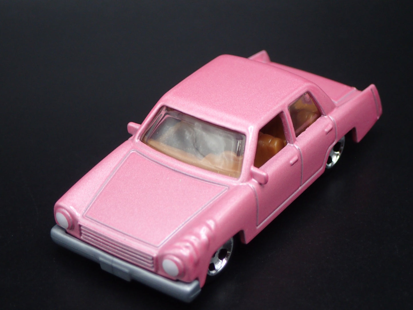 1973 73 PLYMOUTH VALIANT SIMPSONS FAMILY CAR PINK 1/64 SCALE DIECAST MODEL CAR