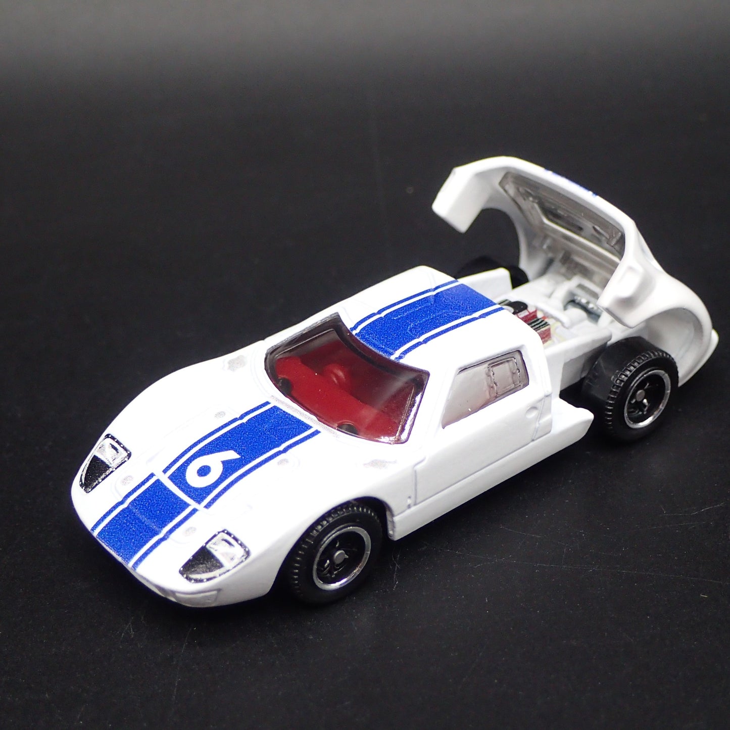 1965 65 FORD GT40 SUPER CAR WHITE 1:64 SCALE COLLECTIBLE DIECAST MODEL CAR