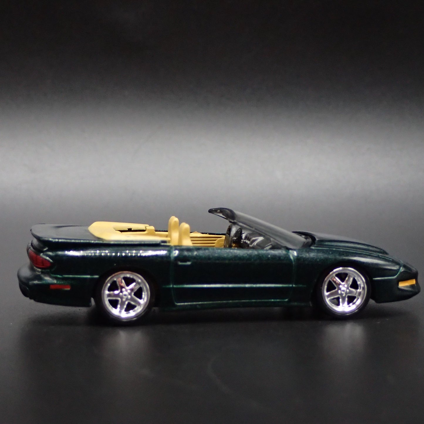 1996 96 PONTIAC FIREBIRD TRANS AM T/A CONVERTIBLE 1:64 SCALE DIECAST MODEL CAR