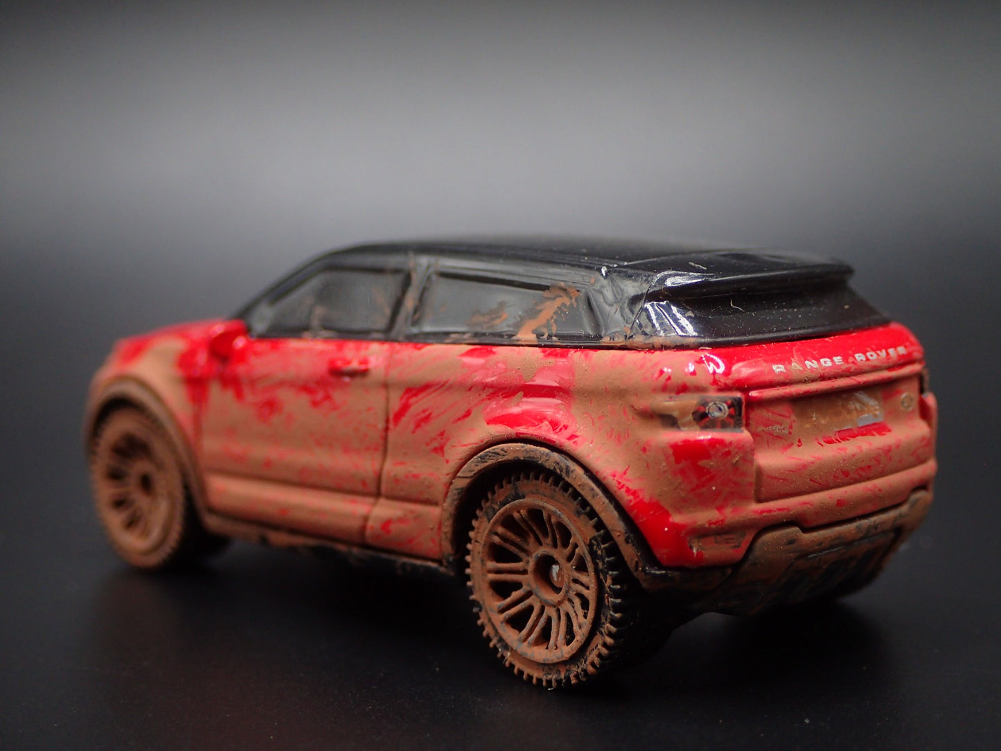2017-2018 RANGE ROVER EVOQUE CUSTOM MUDDY 1:64 SCALE DIORAMA DIECAST MODEL CAR