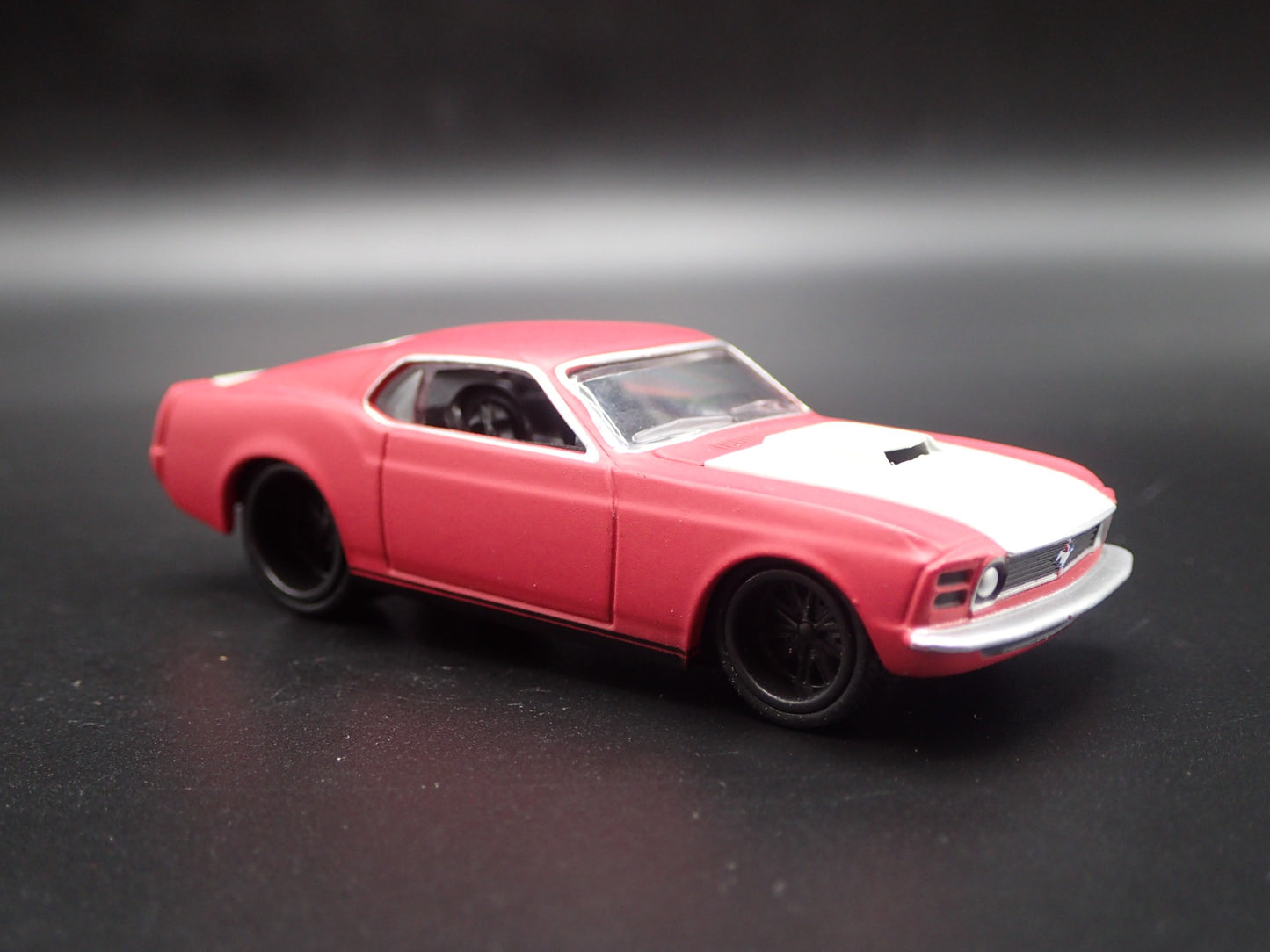1970 70 FORD MUSTANG FASTBACK CHIP FOOSE 1/64 SCALE DIORAMA DIECAST MODEL CAR