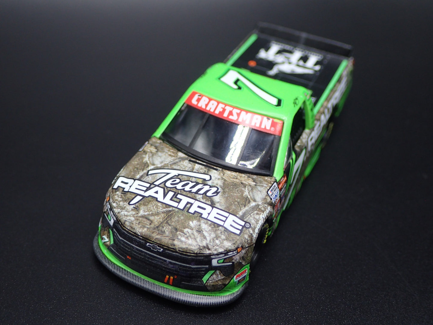 2024 CHEVY SILVERADO 7 KYLE BUSCH REALTREE TEXAS NASCAR TRUCK 1:64 DIECAST CAR