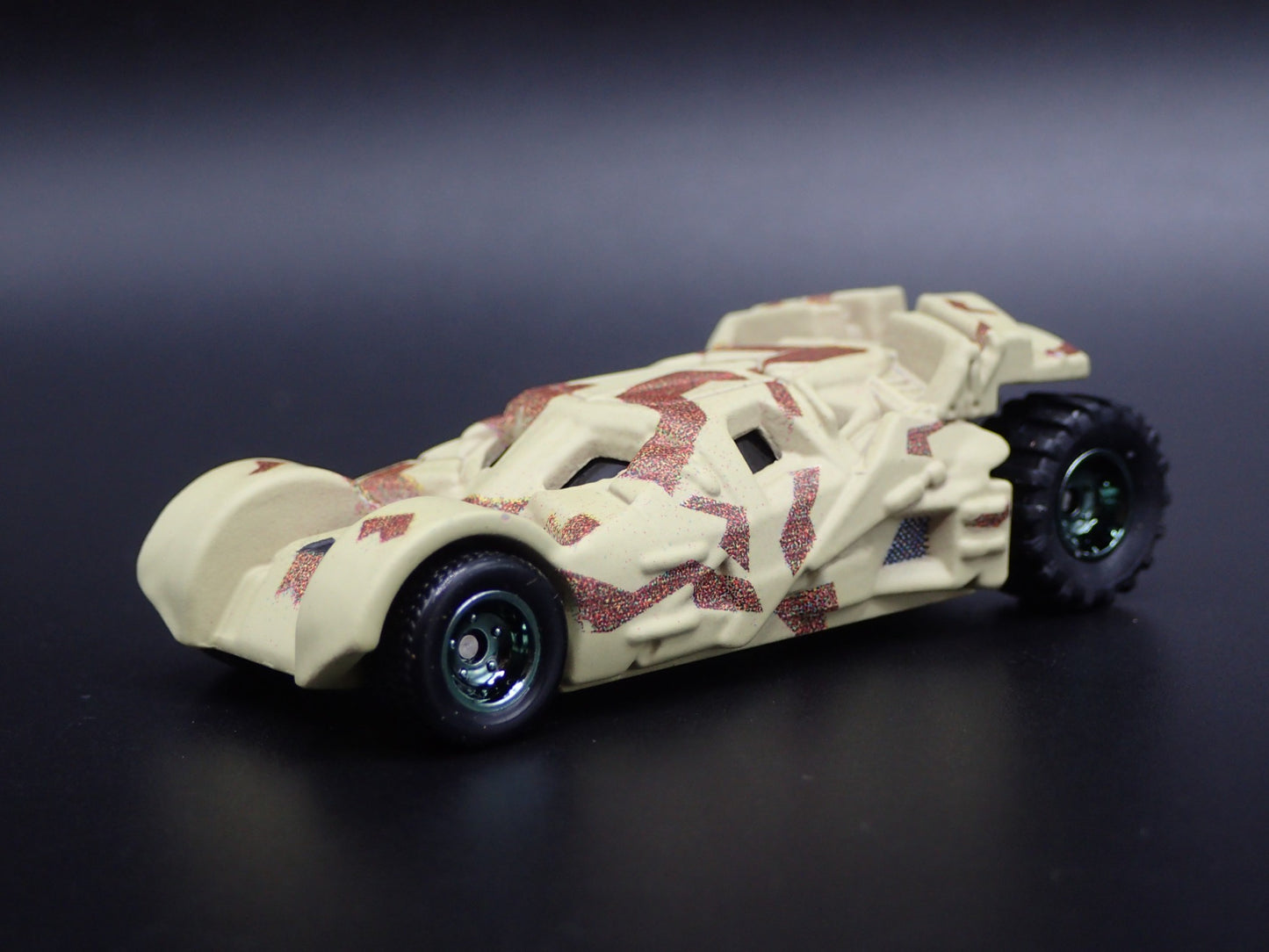 BATMAN BATMOBILE THE TUMBLER THE DARK KNIGHT RISES 1:64 SCALE DIECAST MODEL CAR