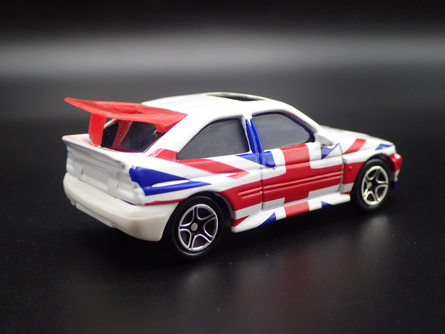 FORD ESCORT COSWORTH UNION JACK ENGLAND FLAG WHITE 1:64 SCALE DIECAST MODEL CAR