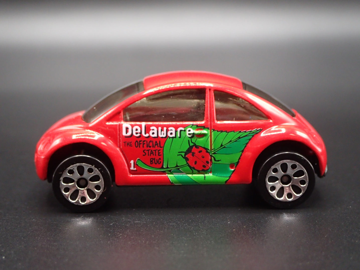 1998-2011 VW VOLKSWAGEN NEW BEETLE BUG DELAWARE RED 1:64 SCALE DIECAST MODEL CAR