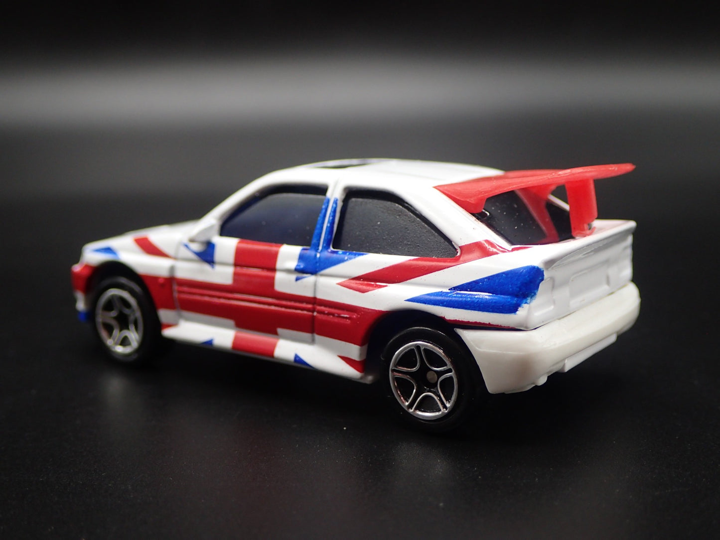 FORD ESCORT COSWORTH UNION JACK ENGLAND FLAG WHITE 1:64 SCALE DIECAST MODEL CAR