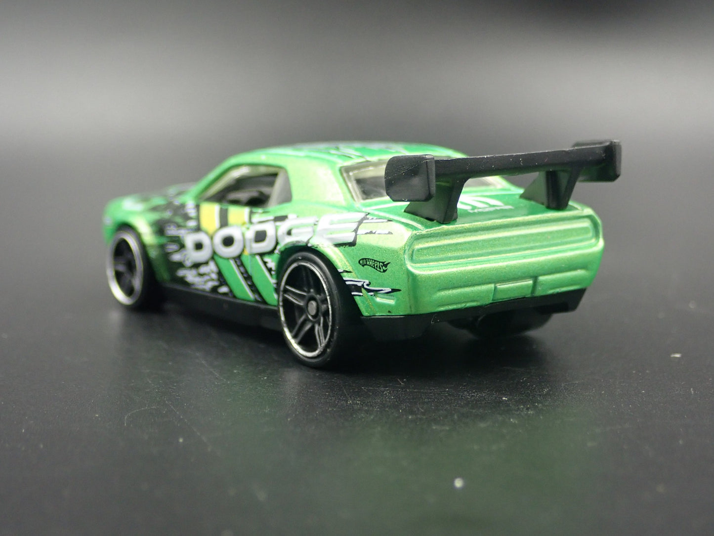 2008-2014 DODGE CHALLENGER DRIFT CAR RARE 1/64 SCALE DIORAMA DIECAST MODEL CAR