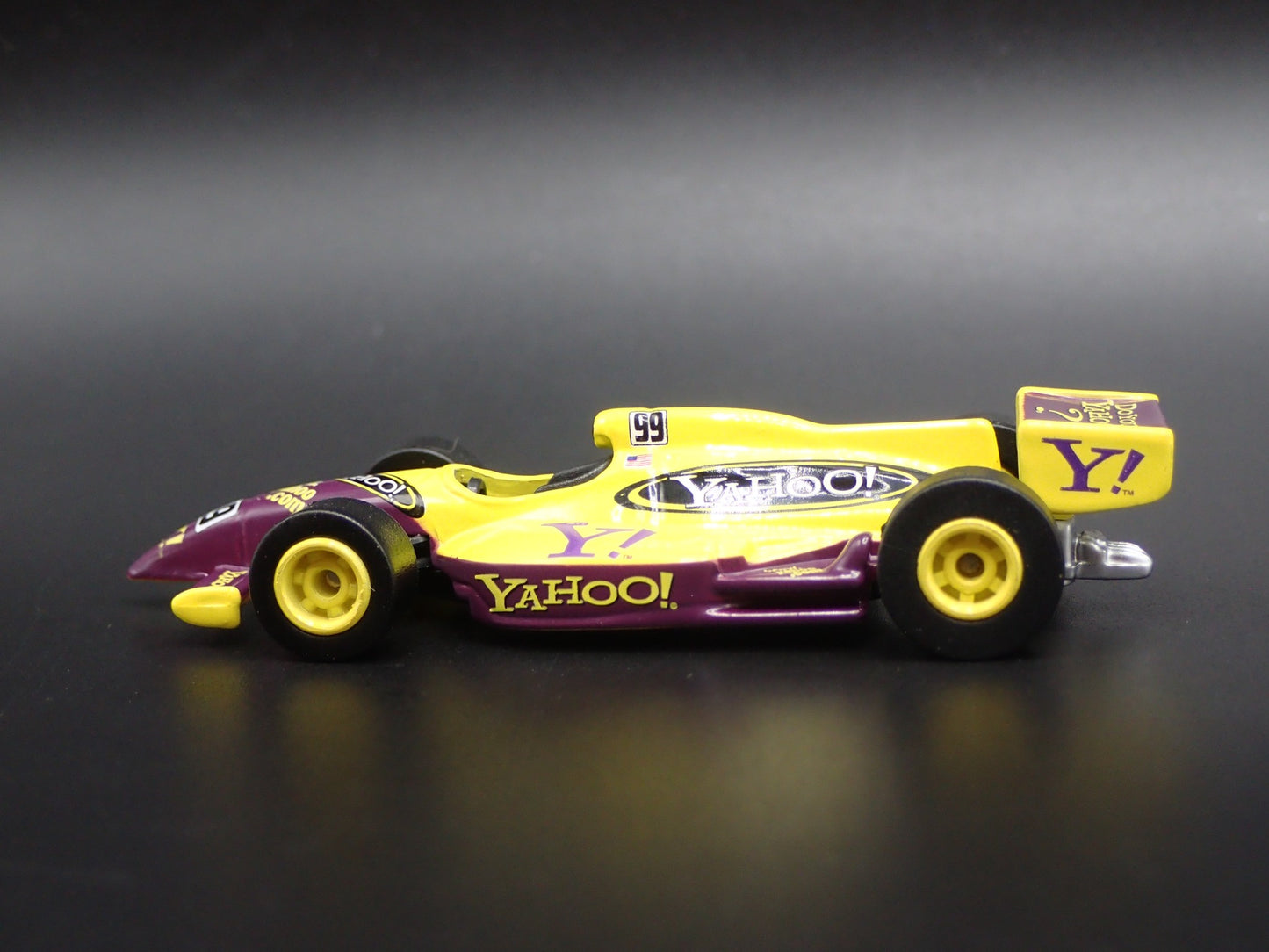 INDY CAR RACING #99 YAHOO RACING TEAM  RARE 1:64 SCALE DIORAMA DIECAST MODEL CAR