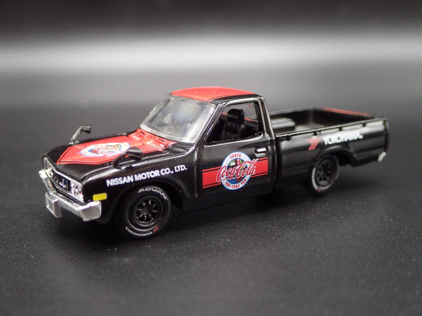 1974 74 DATSUN PICKUP TRUCK COCA COLA COKE YOKOHAMA 1:64 SCALE DIECAST MODEL CAR