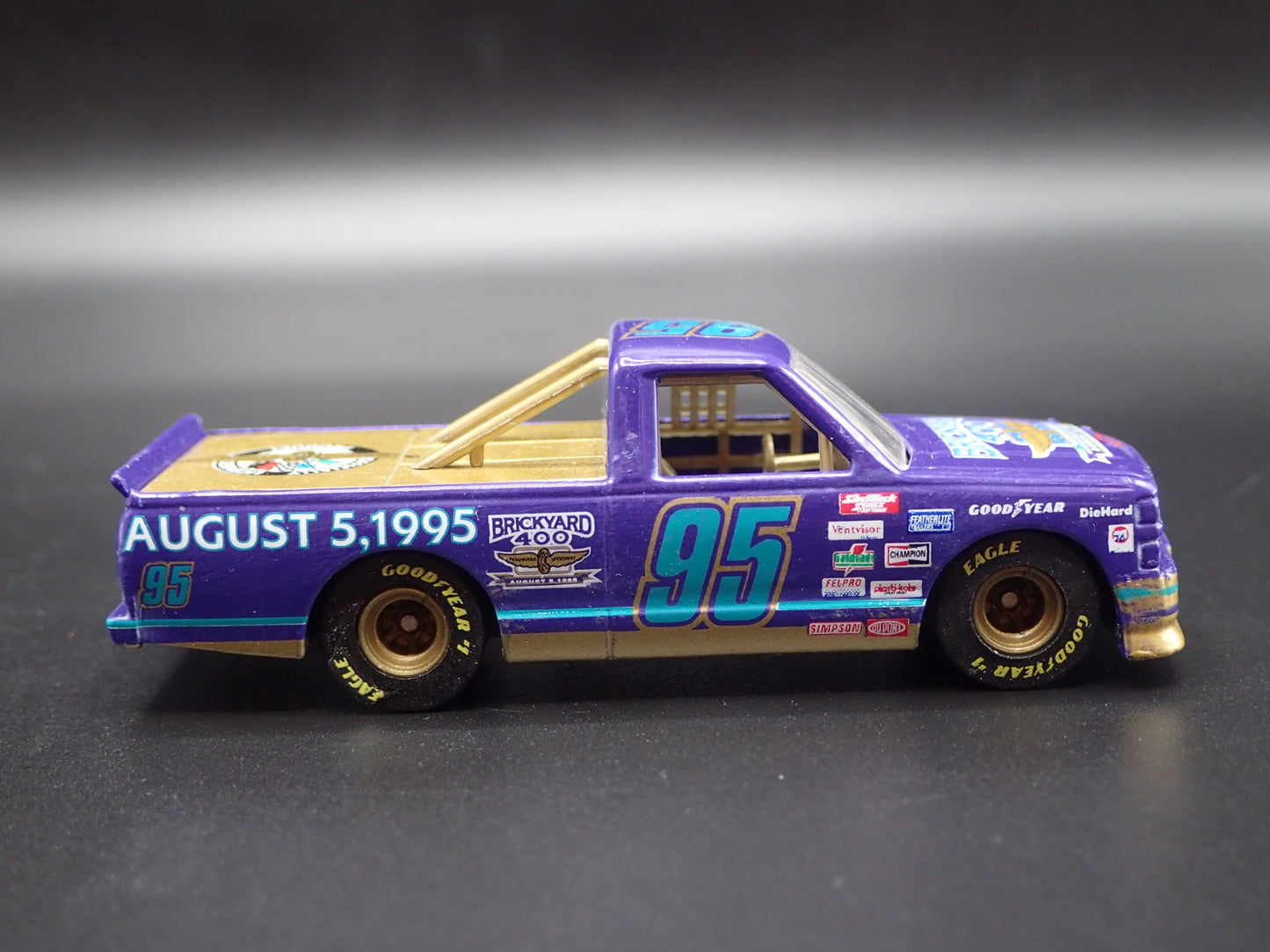 1995 95 CHEVY CHEVROLET BRICKYARD 400 NASCAR TRUCK  1:64 SCALE DIECAST MODEL CAR