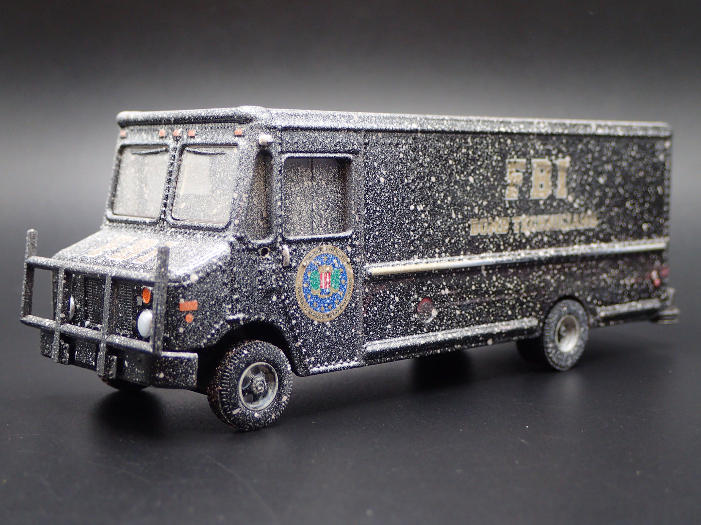 2019 19 FBI BOMB TECHNICIAN STEP VAN ABANDONED 1:64 SCALE DIECAST MODEL CAR