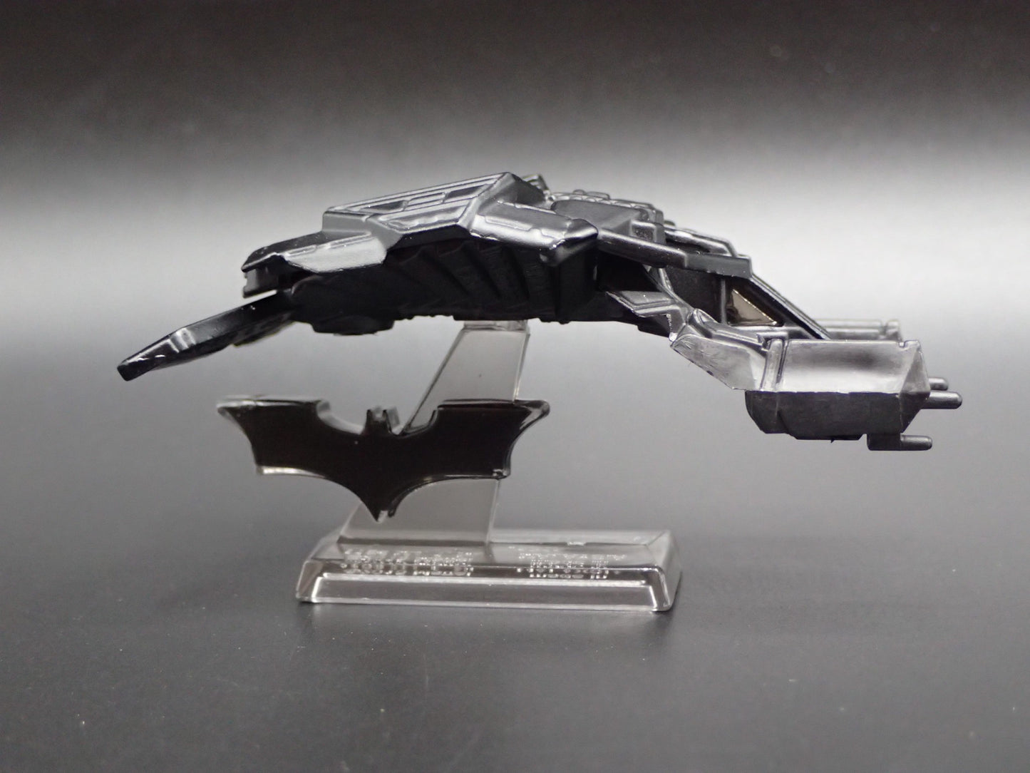 BATMAN BATMOBILE THE BAT RARE 1:64 SCALE COLLECTIBLE DIORAMA DIECAST MODEL CAR