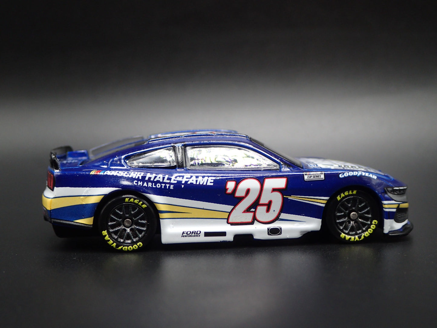 2025 CHEVY CAMARO 2025 25' NASCAR HALL OF FAME NHOF 1:64 SCALE DIECAST MODEL CAR