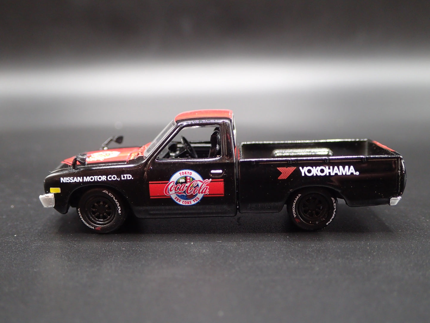 1974 74 DATSUN PICKUP TRUCK COCA COLA COKE YOKOHAMA 1:64 SCALE DIECAST MODEL CAR