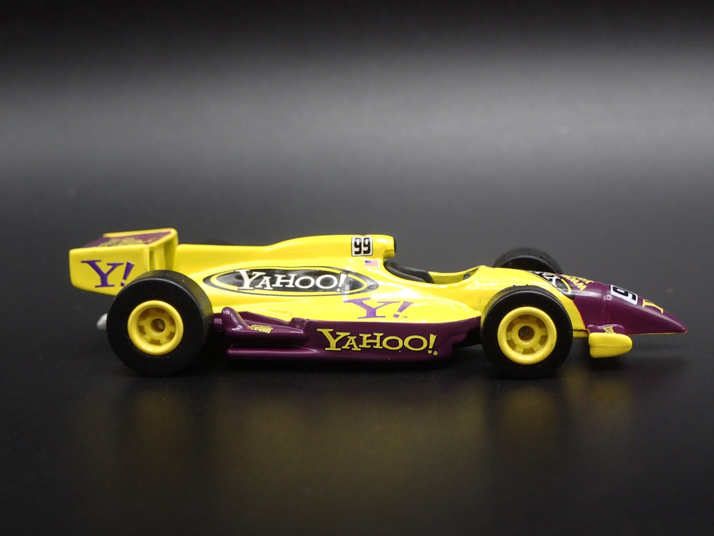INDY CAR RACING #99 YAHOO RACING TEAM  RARE 1:64 SCALE DIORAMA DIECAST MODEL CAR