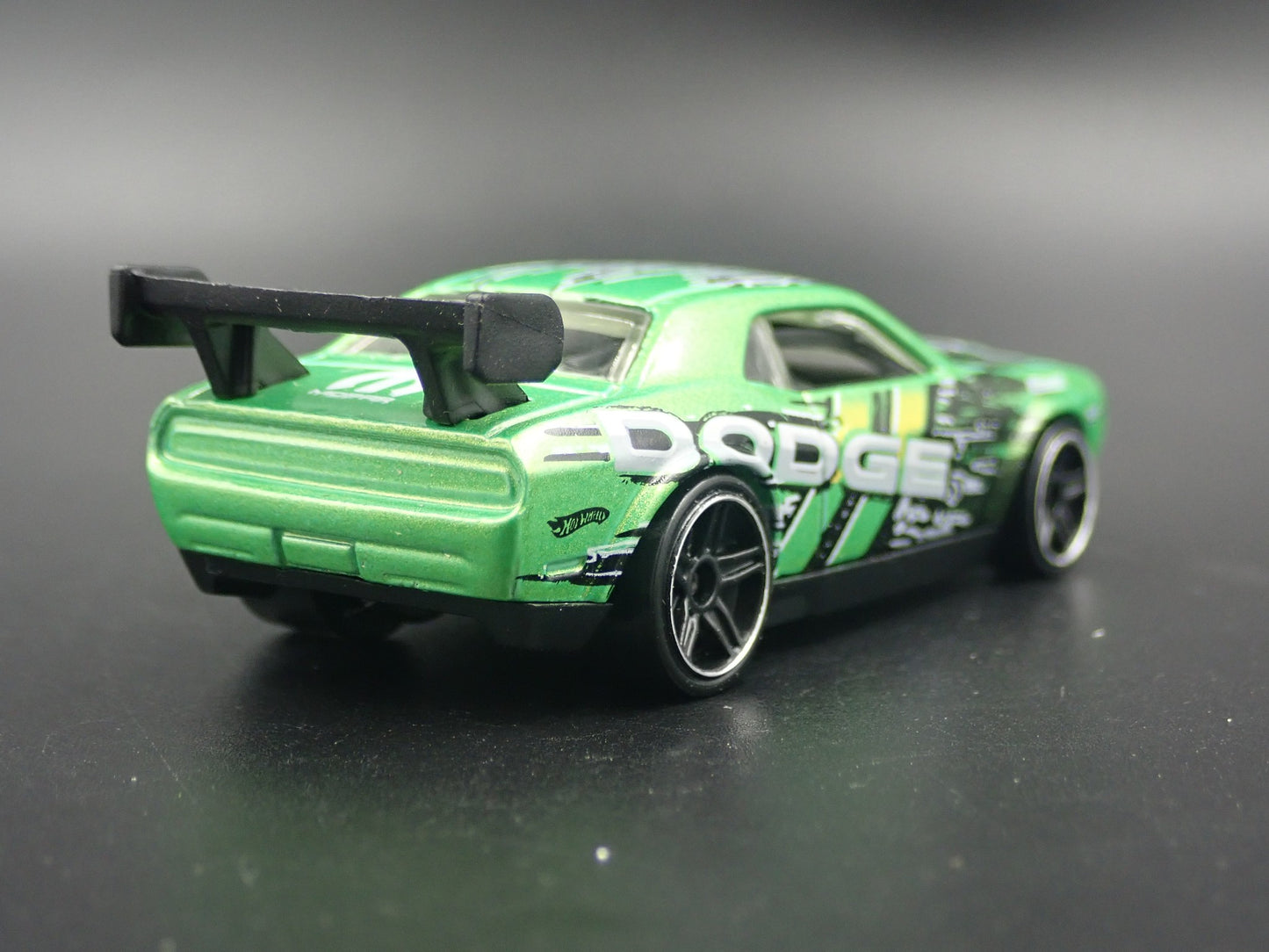 2008-2014 DODGE CHALLENGER DRIFT CAR RARE 1/64 SCALE DIORAMA DIECAST MODEL CAR