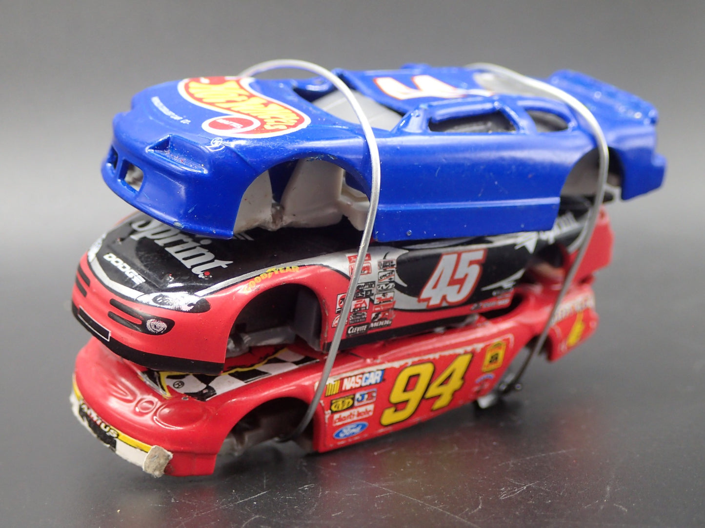 VINTAGE NASCAR 3 CARS CRUSHED ON A FLATBED TRAILER 1:64 SCALE DIECAST MODEL CAR