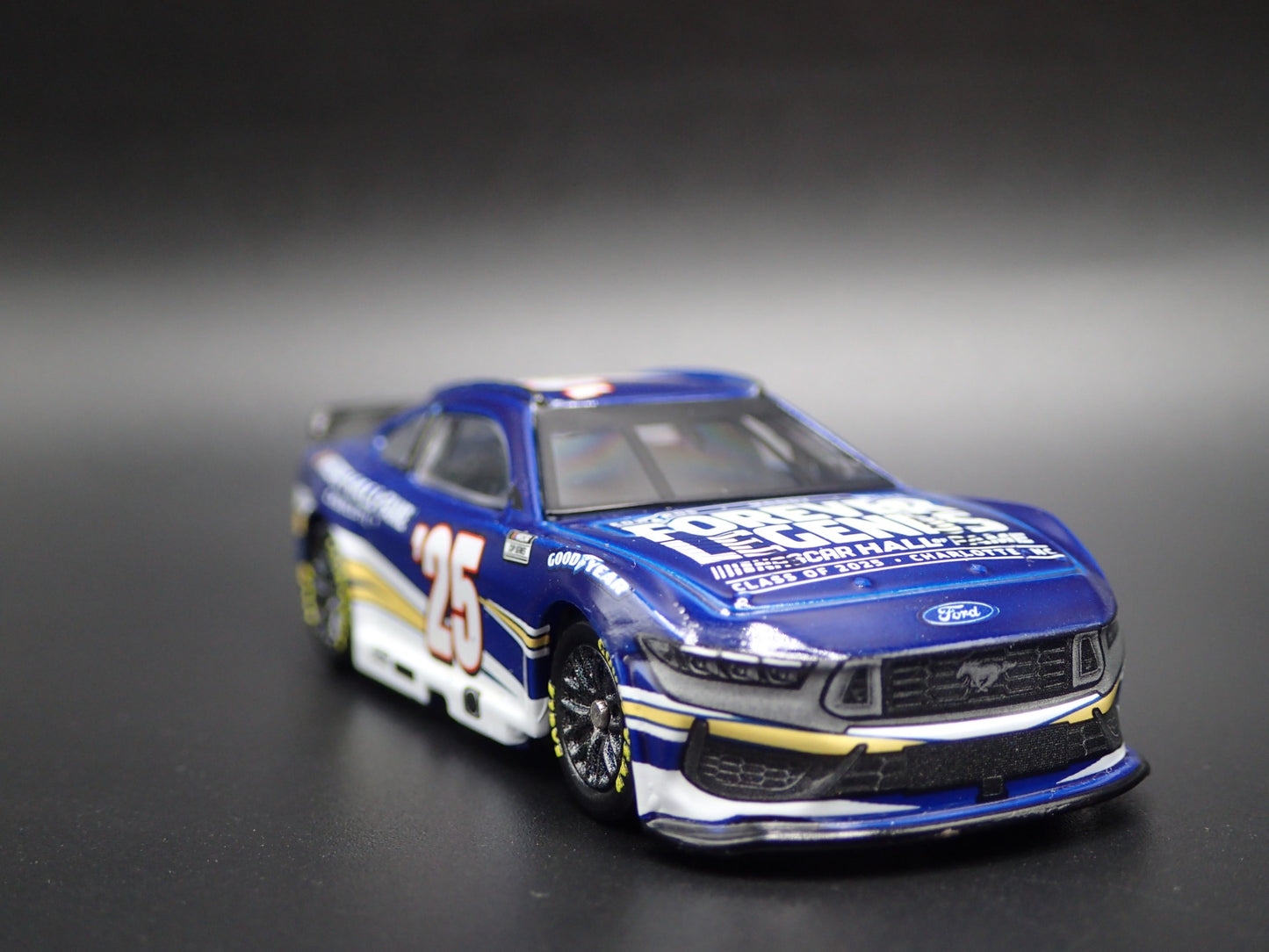 2025 CHEVY CAMARO 2025 25' NASCAR HALL OF FAME NHOF 1:64 SCALE DIECAST MODEL CAR