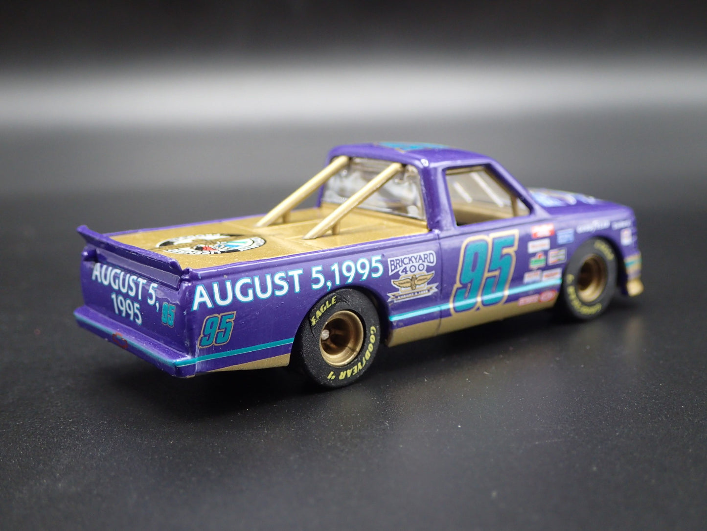 1995 95 CHEVY CHEVROLET BRICKYARD 400 NASCAR TRUCK  1:64 SCALE DIECAST MODEL CAR