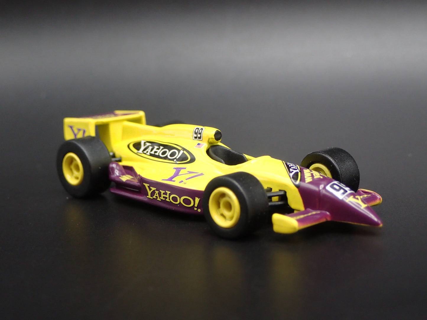INDY CAR RACING #99 YAHOO RACING TEAM  RARE 1:64 SCALE DIORAMA DIECAST MODEL CAR
