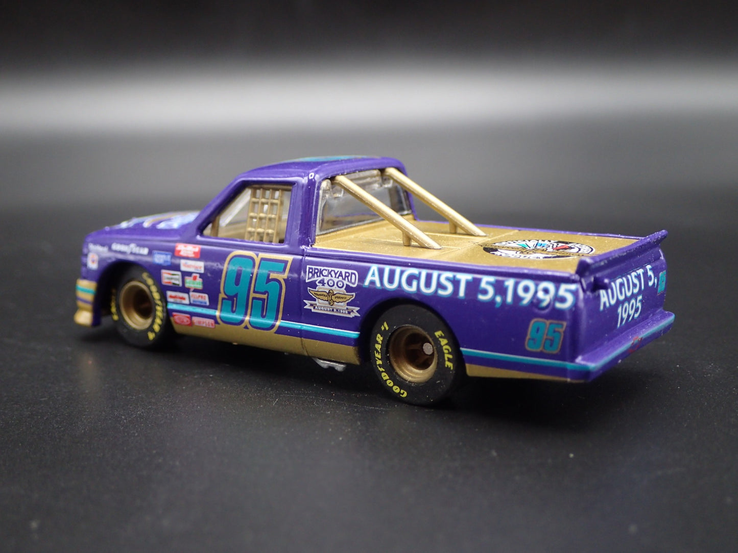 1995 95 CHEVY CHEVROLET BRICKYARD 400 NASCAR TRUCK  1:64 SCALE DIECAST MODEL CAR