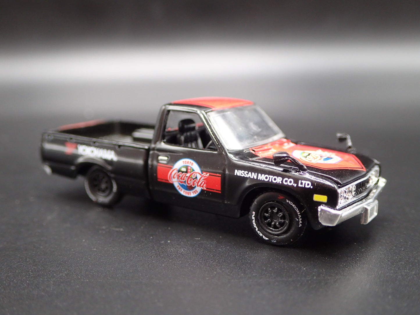 1974 74 DATSUN PICKUP TRUCK COCA COLA COKE YOKOHAMA 1:64 SCALE DIECAST MODEL CAR