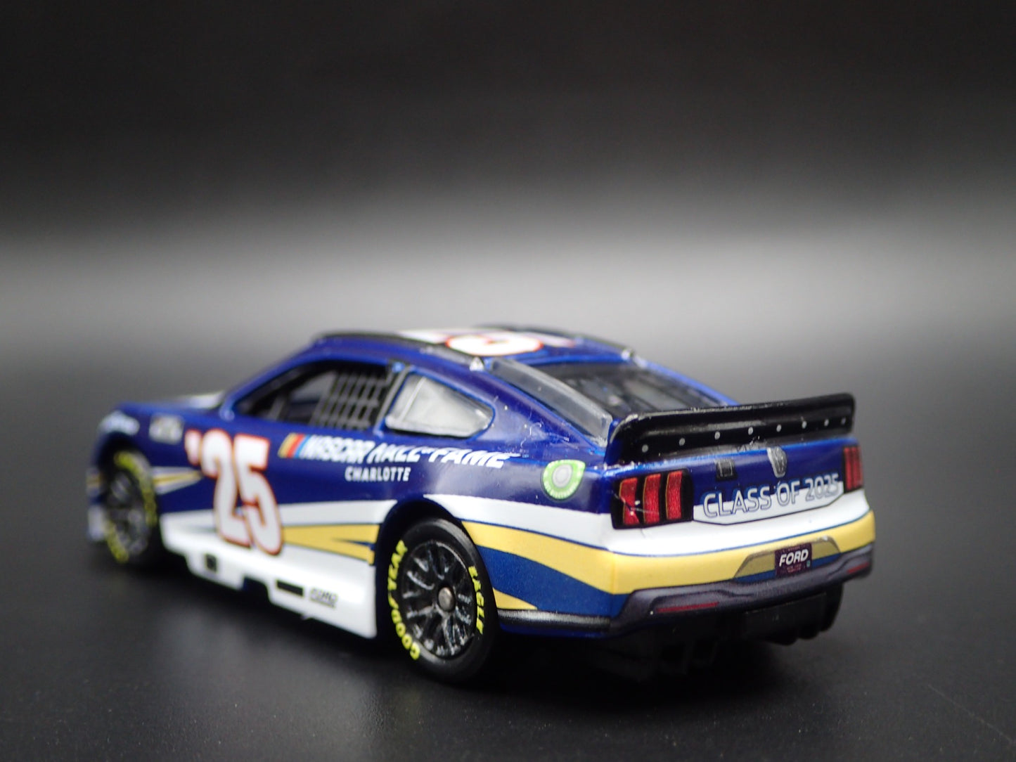 2025 CHEVY CAMARO 2025 25' NASCAR HALL OF FAME NHOF 1:64 SCALE DIECAST MODEL CAR