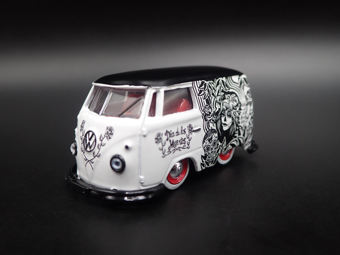 VW VOLKSWAGEN TYPE2 T1 PANEL VAN DIA DE LOS MUERTOS 1:64 SCALE DIECAST MODEL CAR